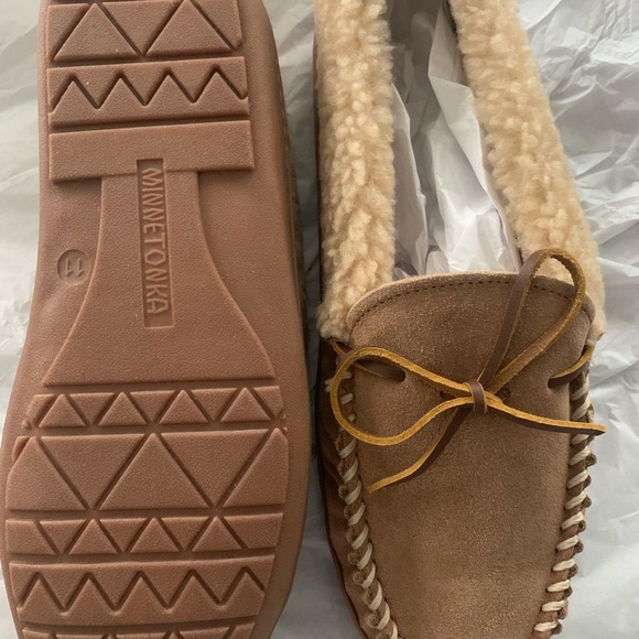 Minnetonka suede mens slippers - Picture 6 of 6
